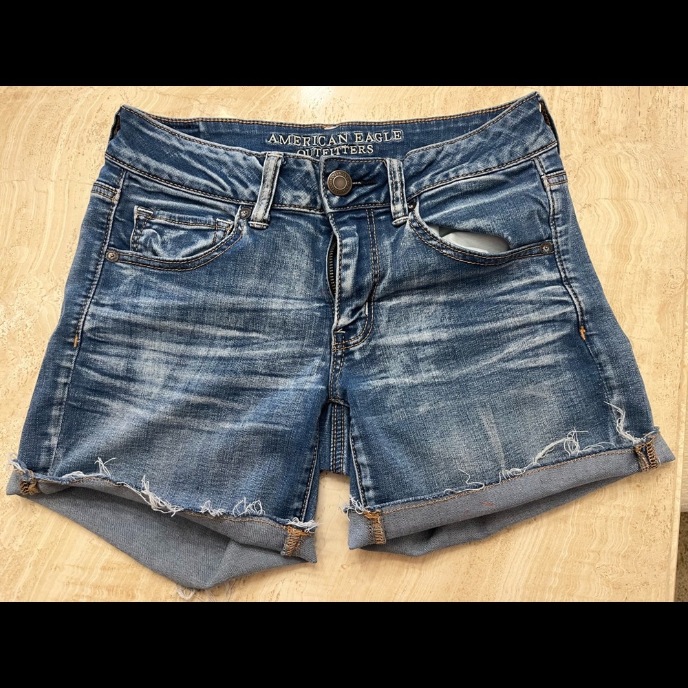 American Eagle midi shorts size 6